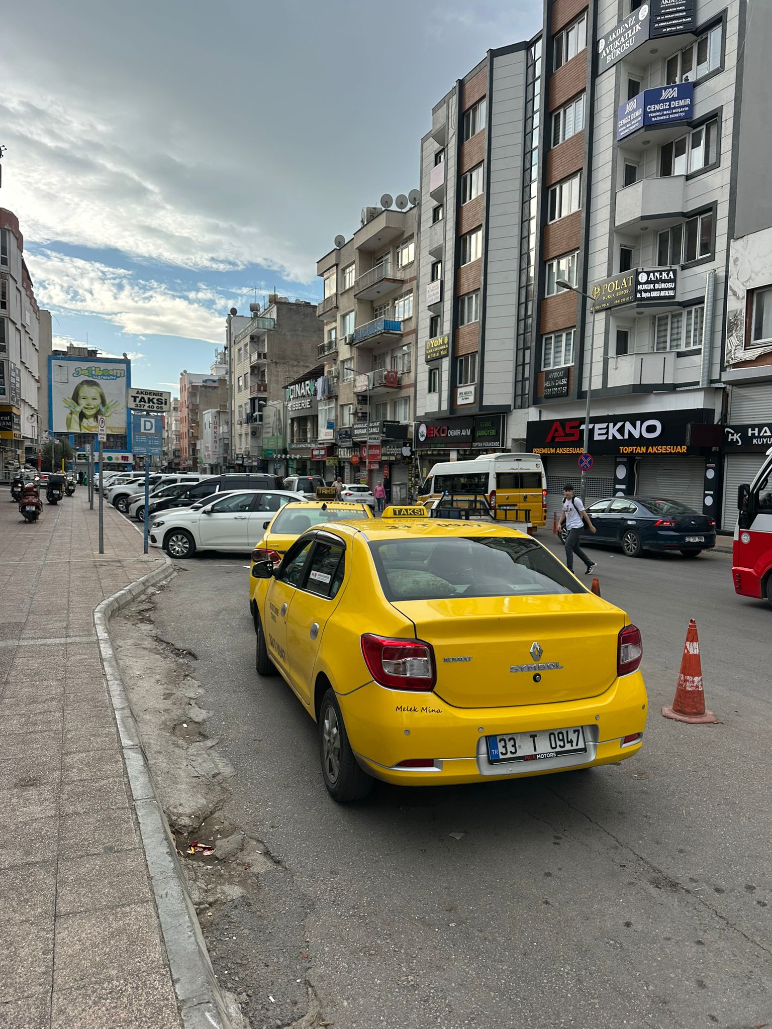 Taksi Sera - Mersin Akdeniz Taksi 33 T 0947